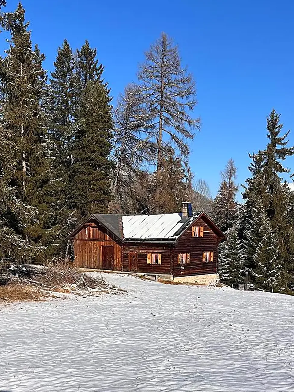 Das Maiensäss im Schnee